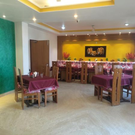 Hotel Fort View Tikamgarh Eksteriør billede