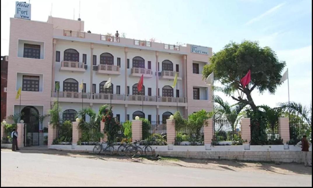 Hotel Fort View Tikamgarh Eksteriør billede